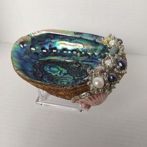 Nature art jewelry tray pearls abalone shell
